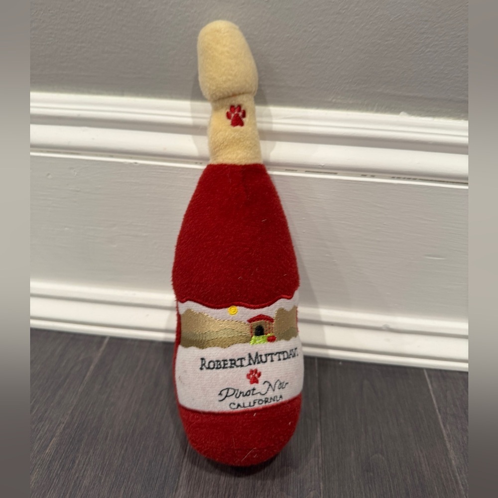 Robert Muttdavi Red and Cream Wine Plush Dog Toy - Picture 1 of 3